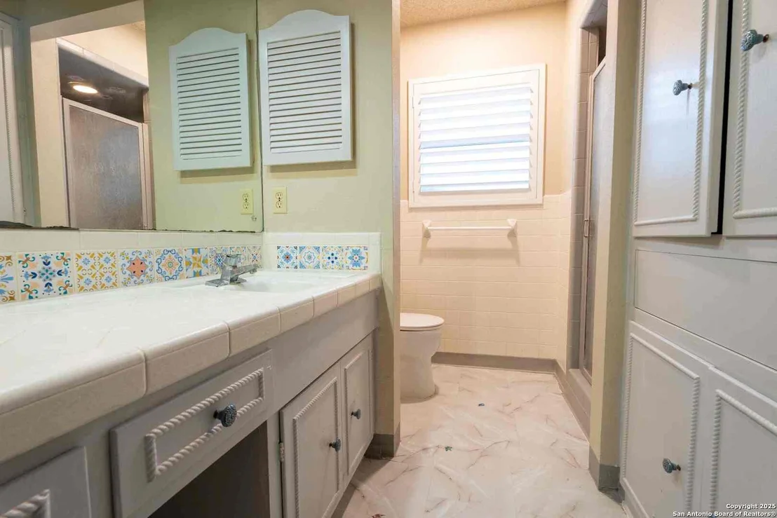 Photo of 123 Granada