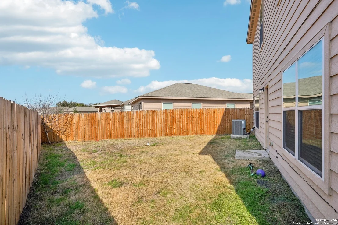 Photo of 6714 LUCKEY TREE