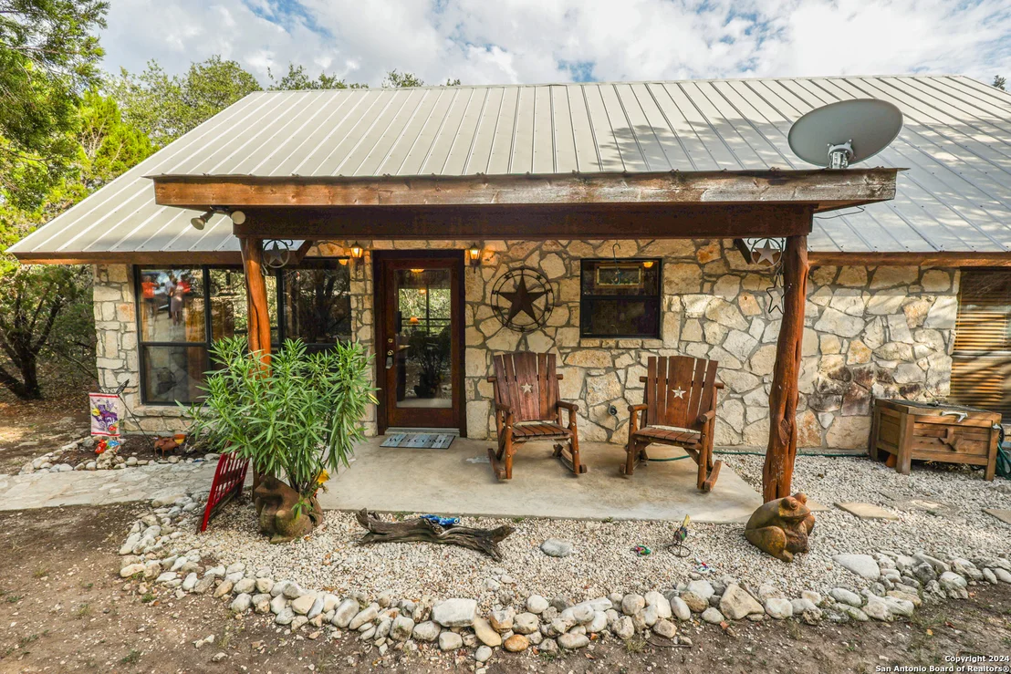 Photo of 1177 RIVER RD