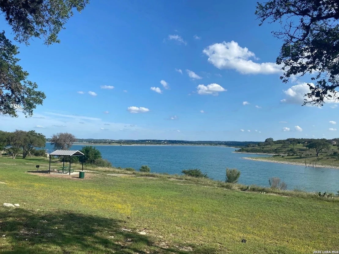 Photo of 365 RIVER CLIFF PL