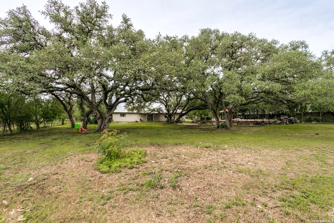 Photo of 3881 MENGER DR