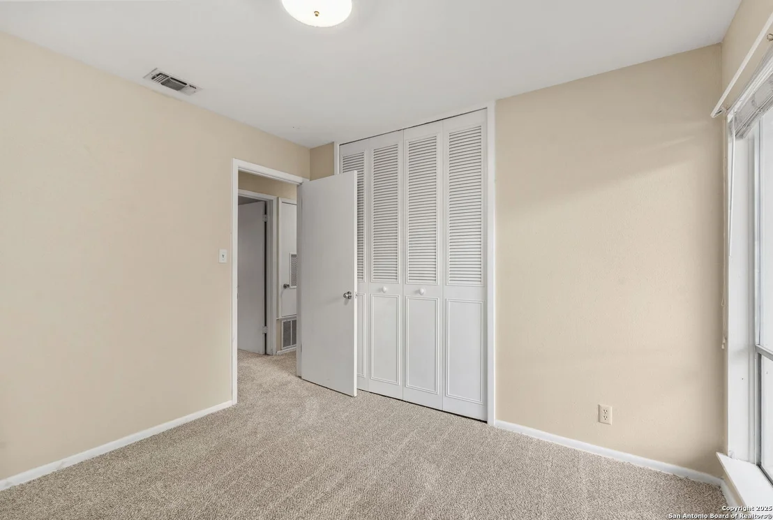Photo of 538 Shin Oak