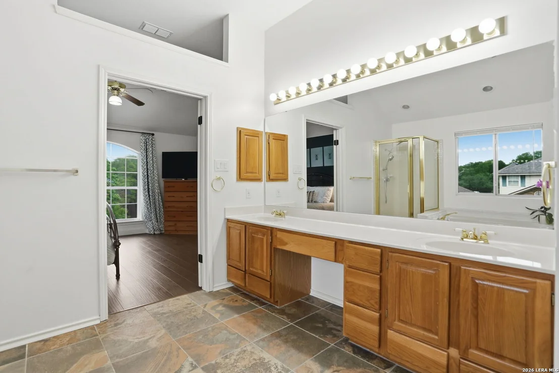 Photo of 21139 Simi Valley Dr