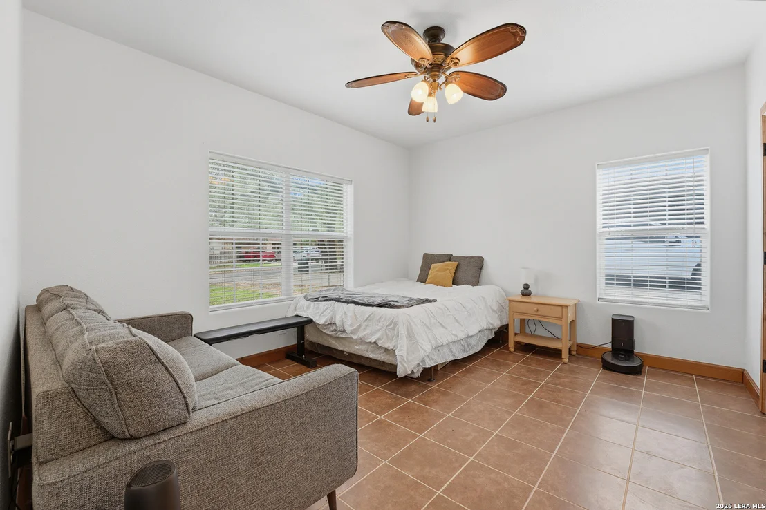 Photo of 325 Sollock