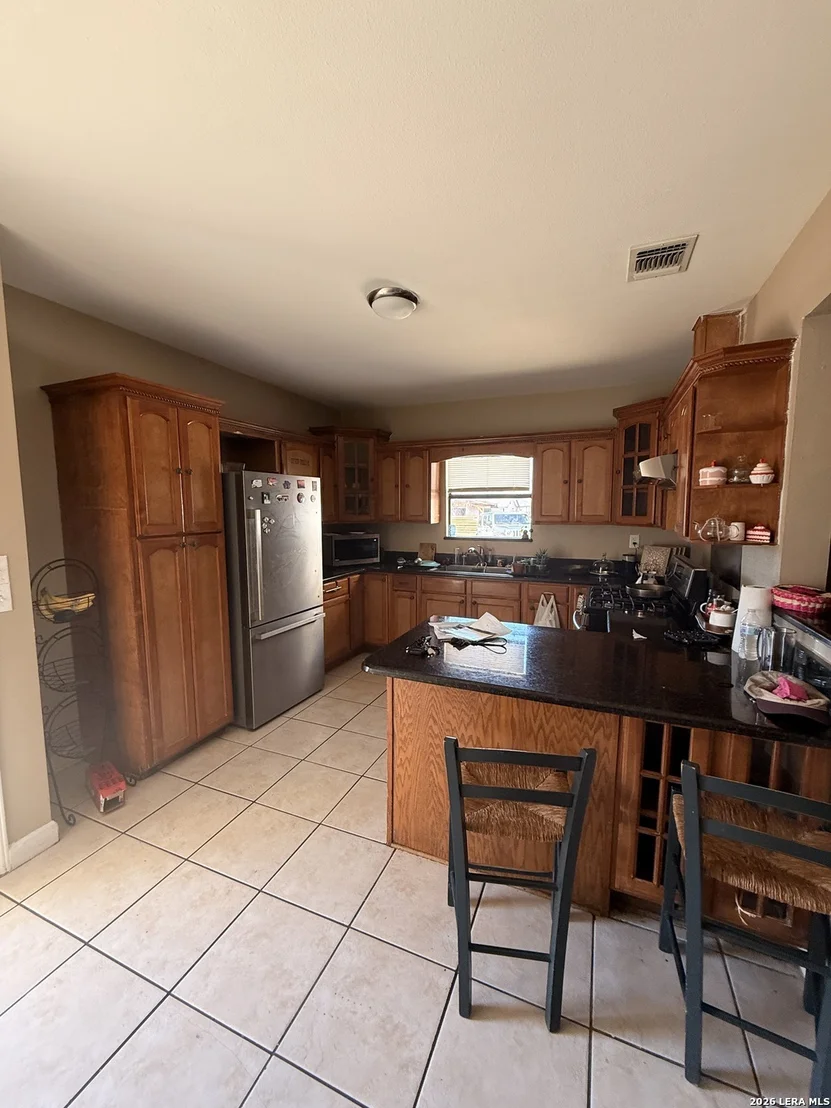 Photo of 834 W Baetz
