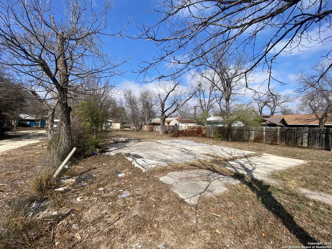 Photo of 412 W NORTH LN