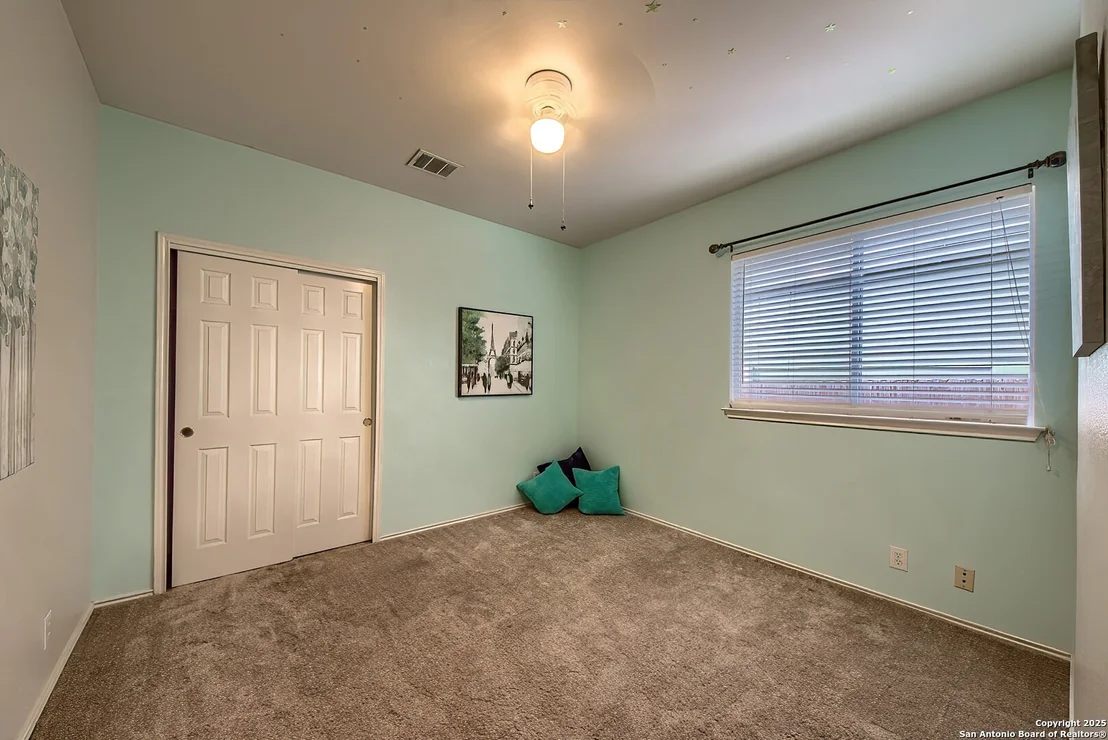 Photo of 5338 Argyle