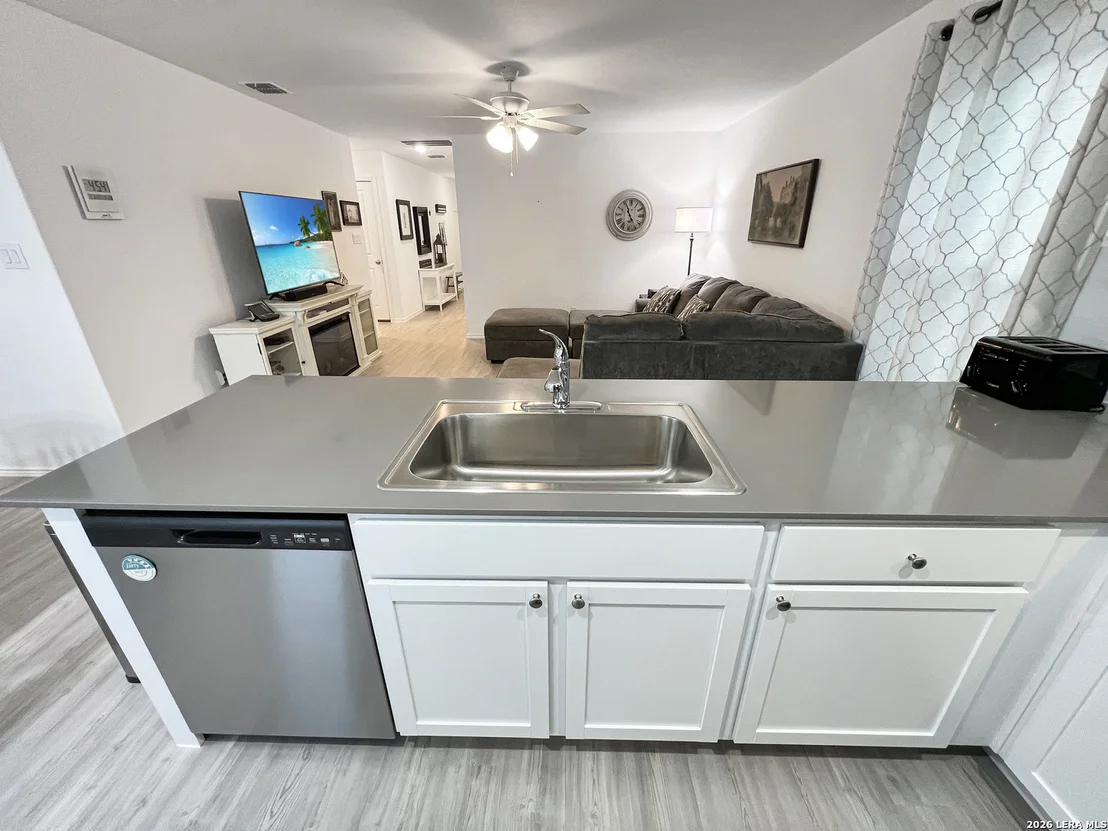 Photo of 1072 Shutter Way