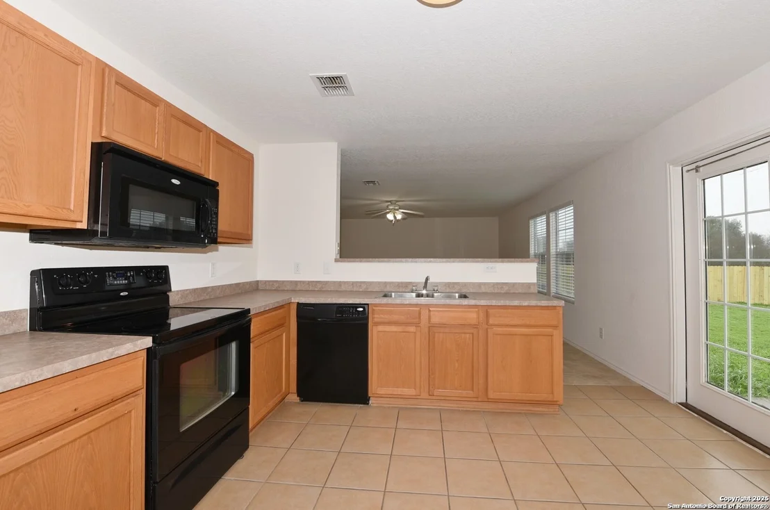 Photo of 245 gatewood