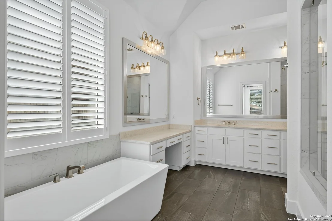 Photo of 8608 Shady Gate