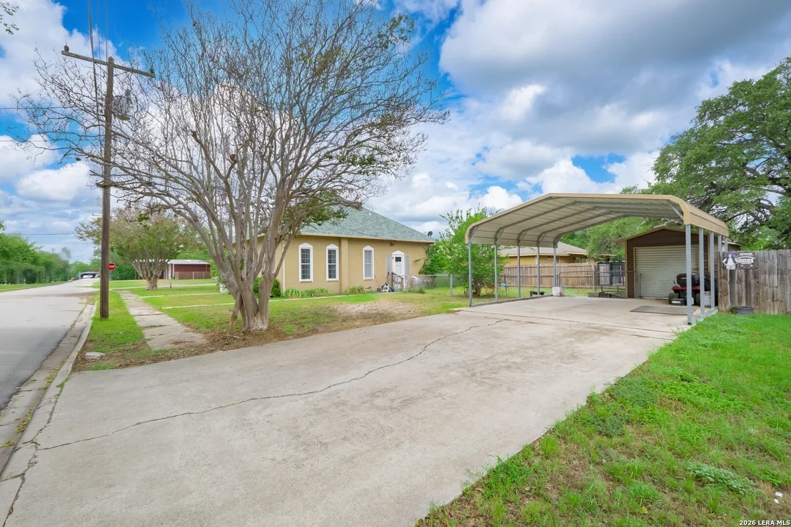 Photo of 301 Jefferson Dr