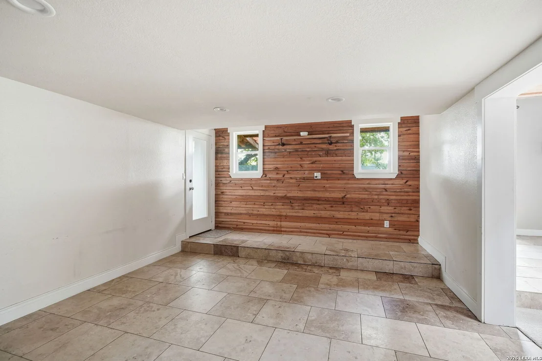 Photo of 606 E AUSTIN ST