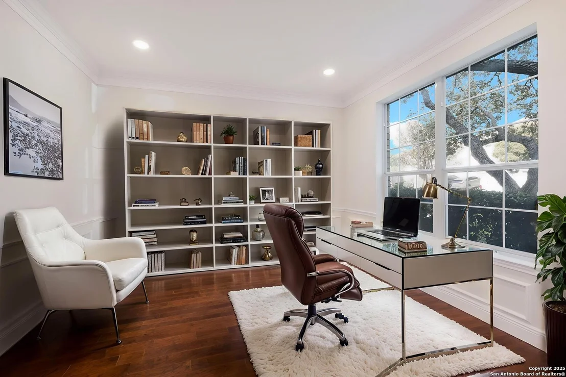 Photo of 726 Mello Oak