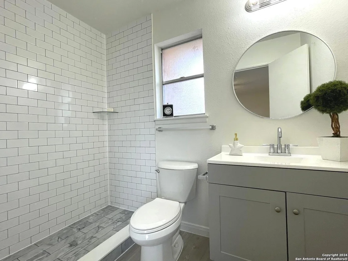 Photo of 8280 VENTURA BLVD