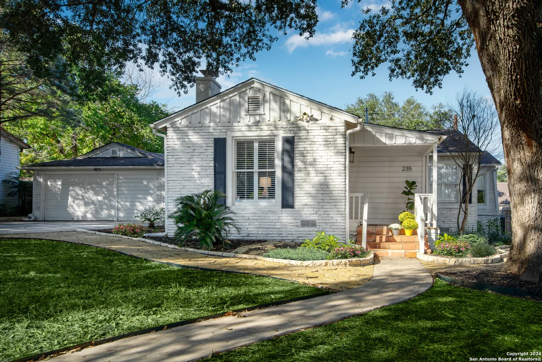 Photo of 235 RETAMA PL
