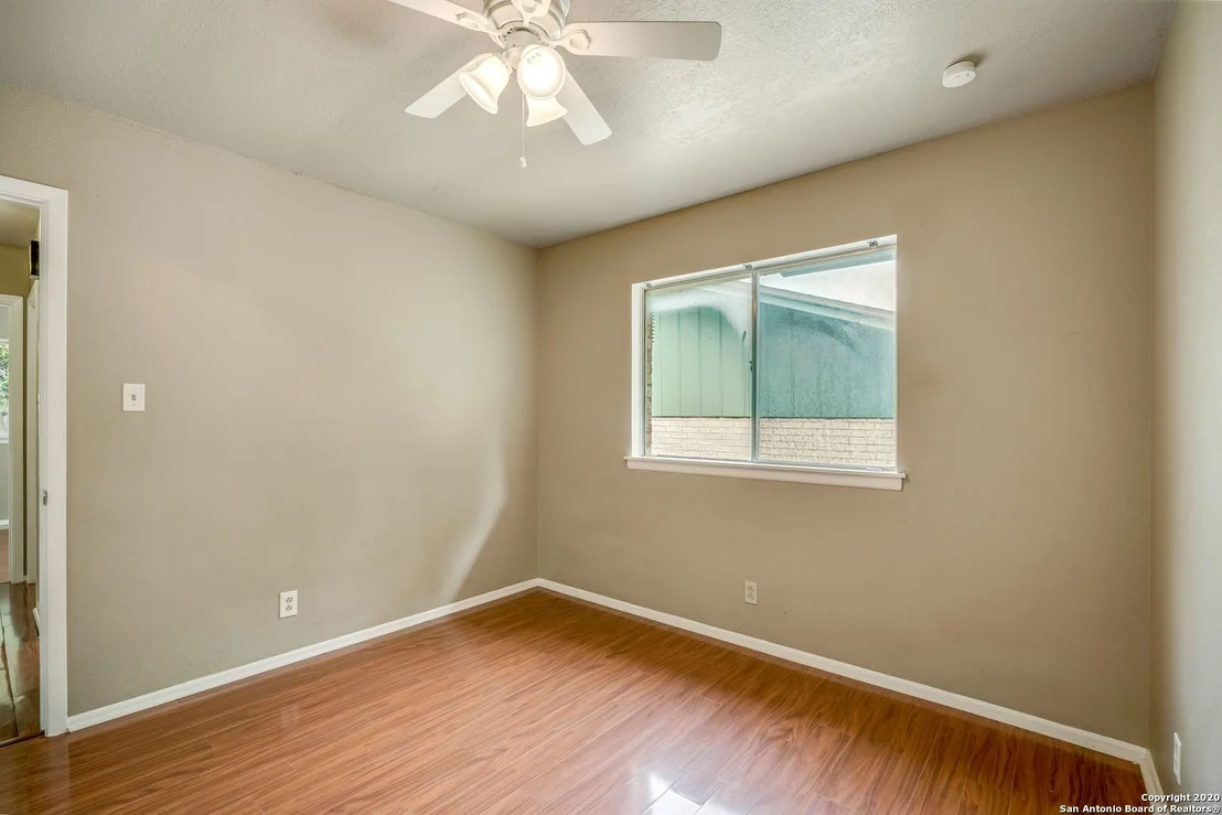 Photo of 6915 FOREST GRV