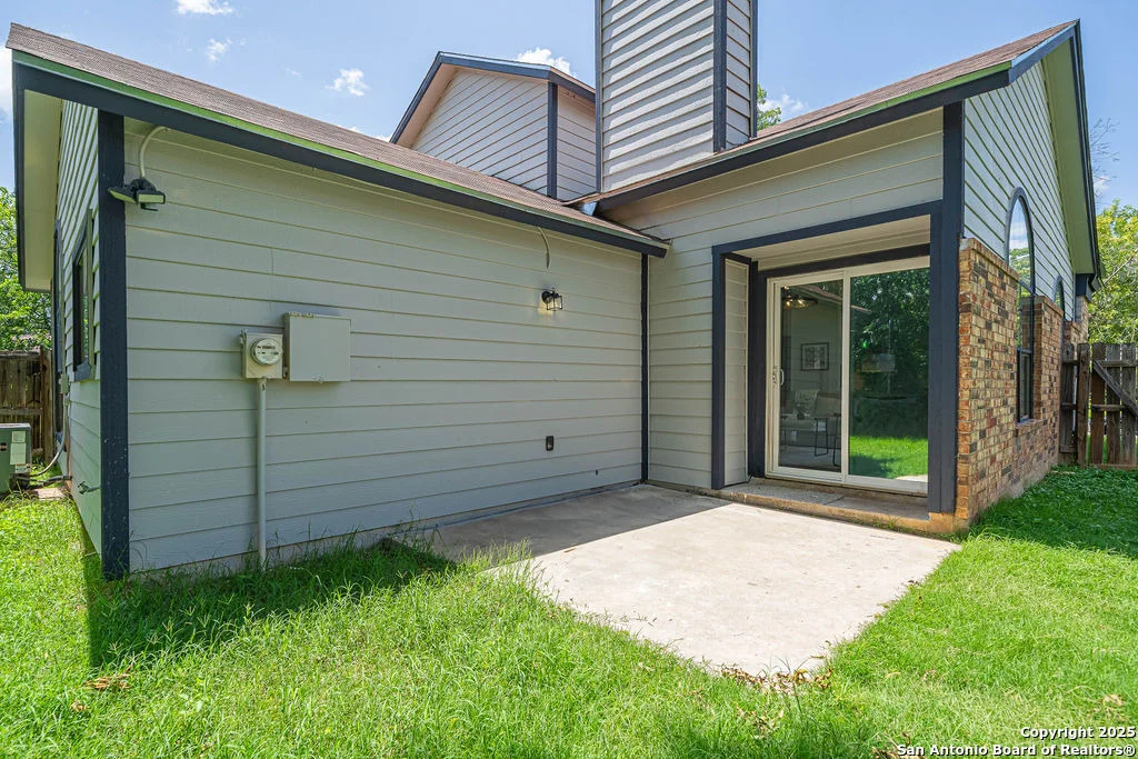 Photo of 9302 Valley Hedge