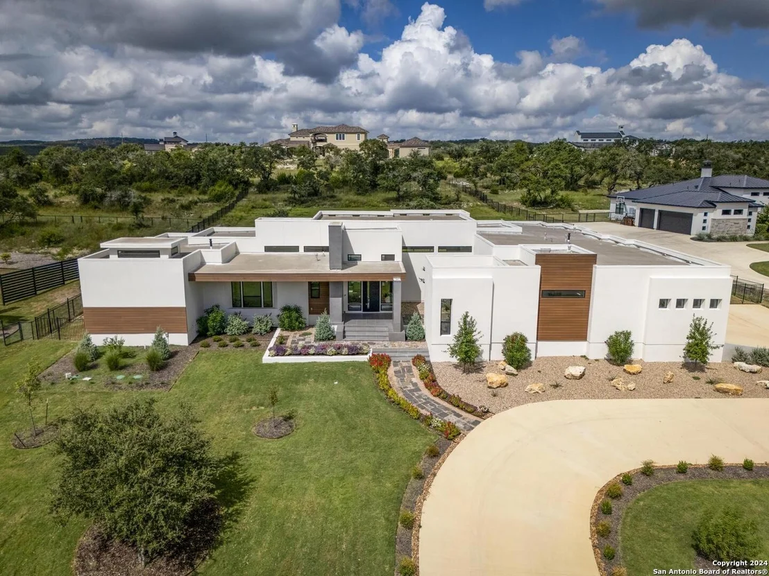 Photo of 25907 Morhiss Pt
