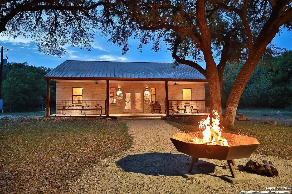 Photo of 387 Madrone Loop