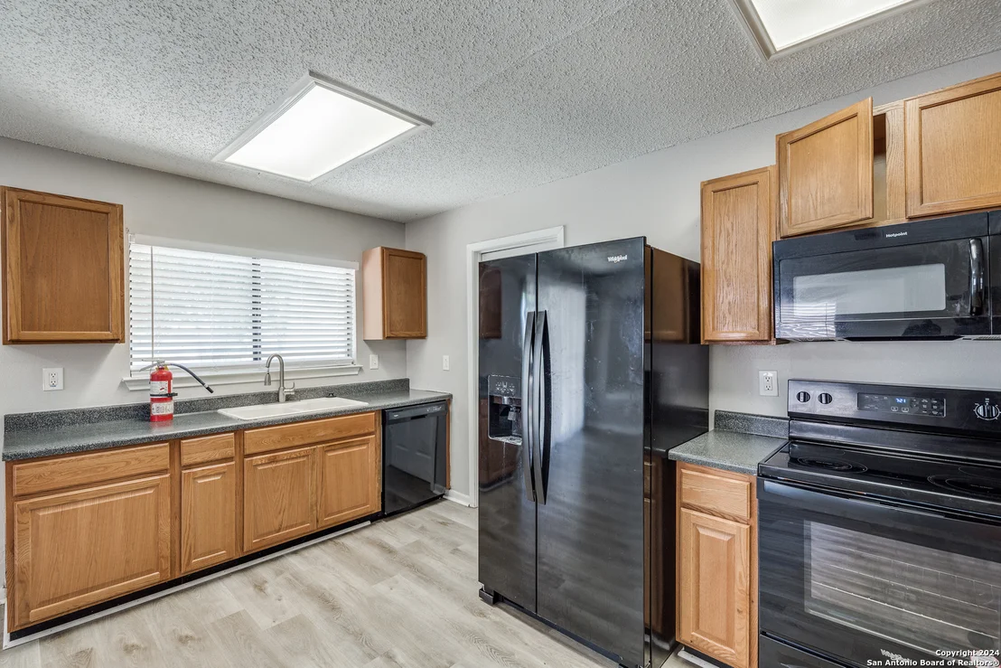 Photo of 8018 ROBBINS GLADE