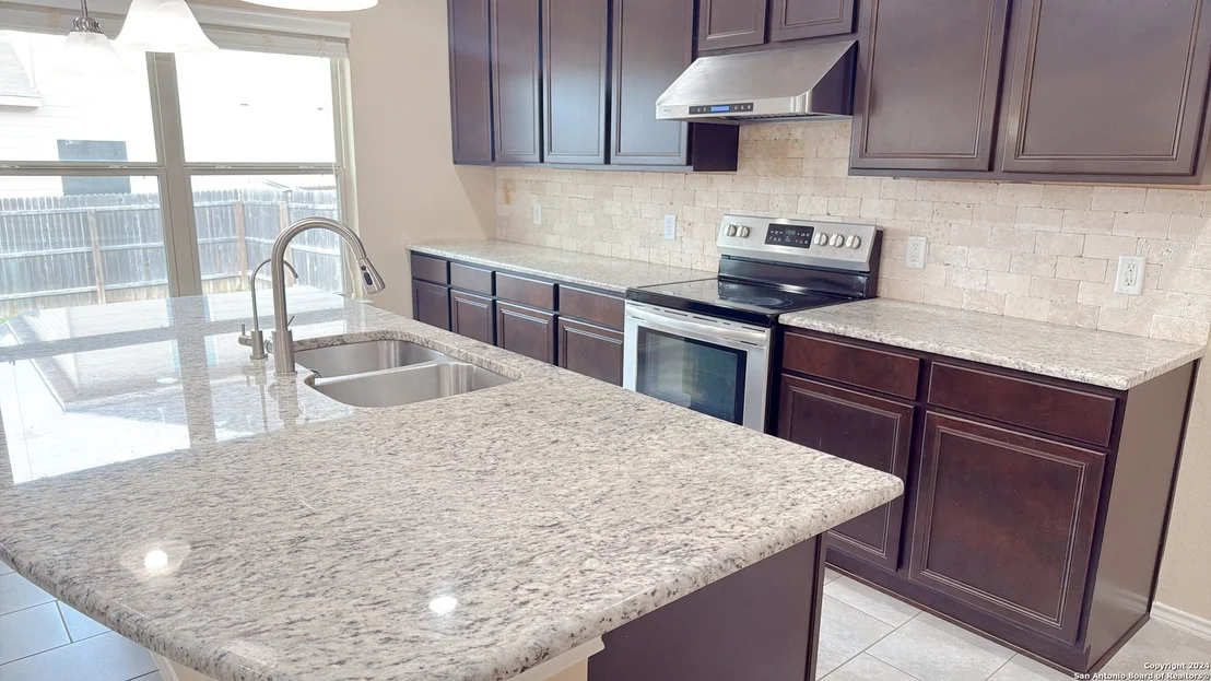 Photo of 8411 PUENTE