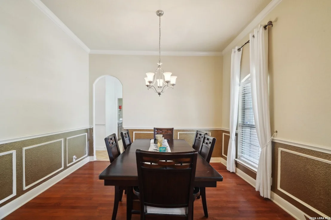 Photo of 7027 LAURA HTS