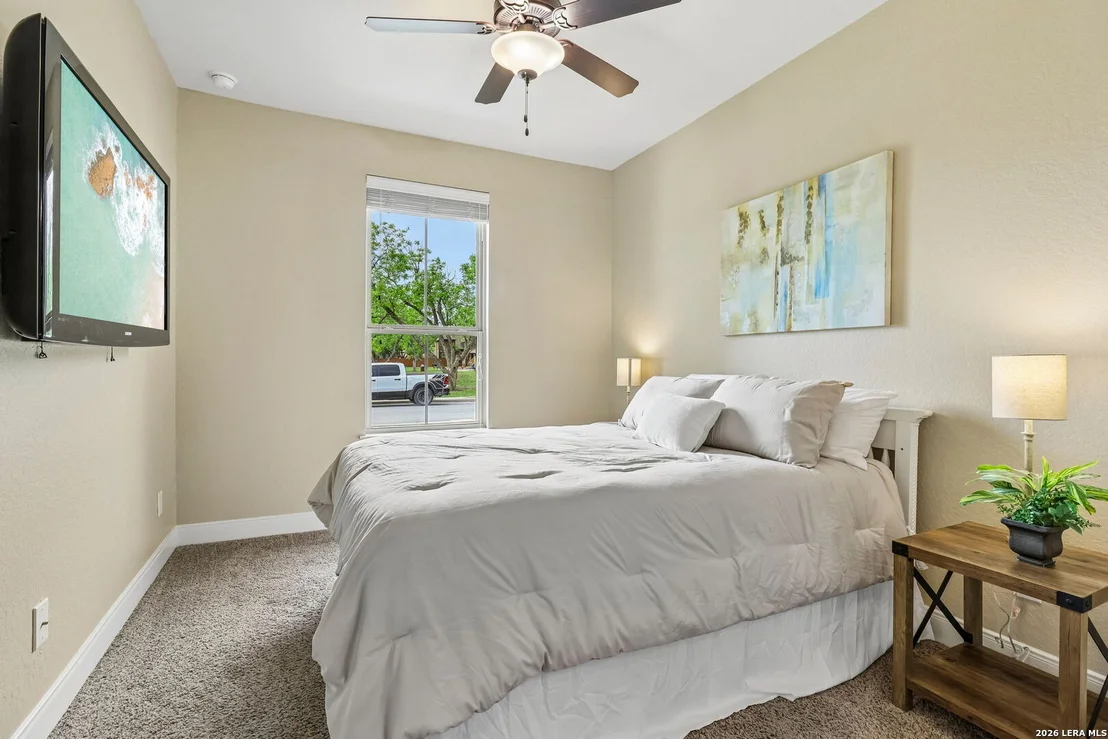 Photo of 527 PECAN FRST