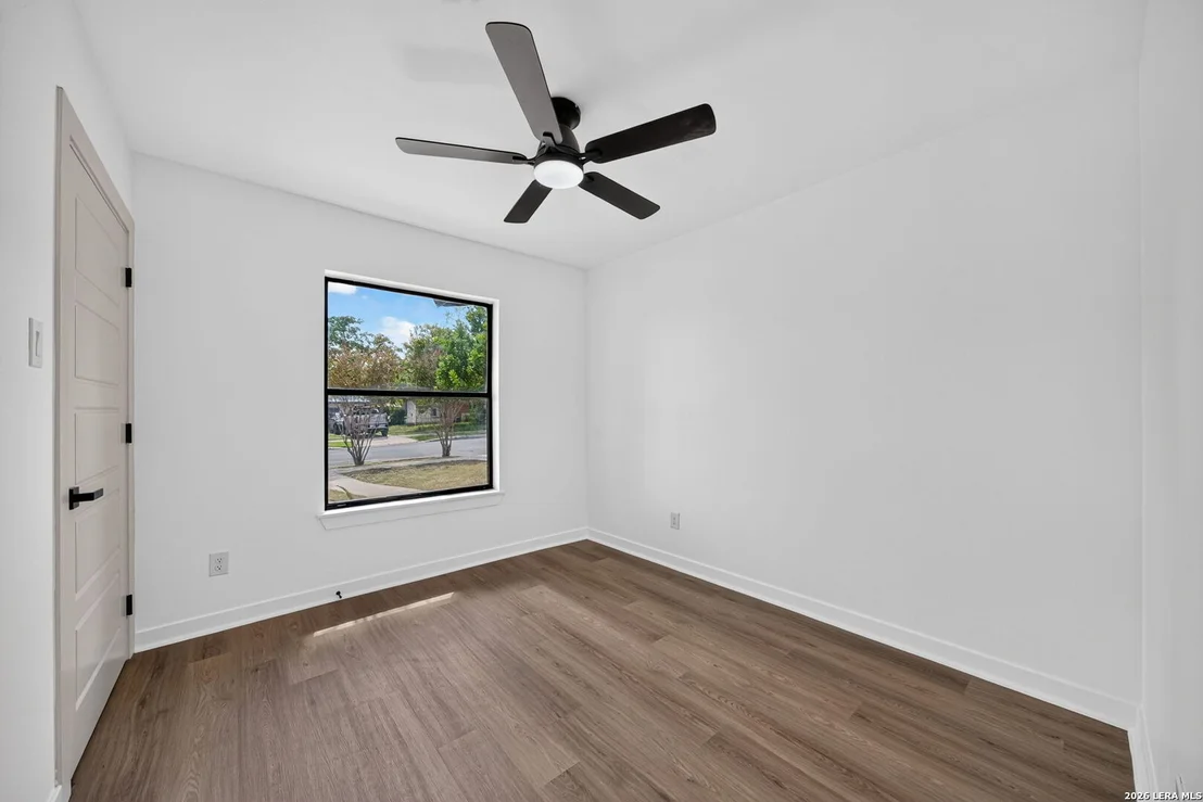 Photo of 359 BARBARA DR
