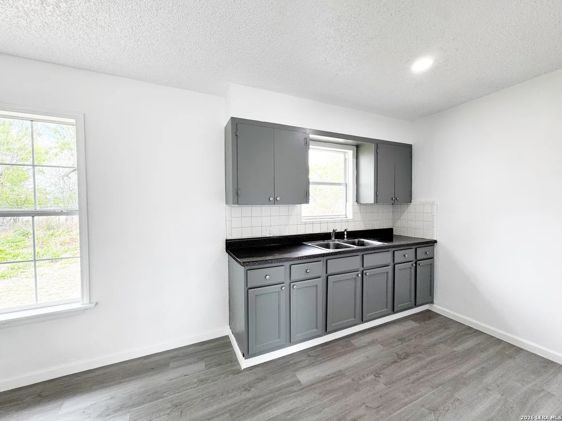 Photo of 501 CORLEY DR