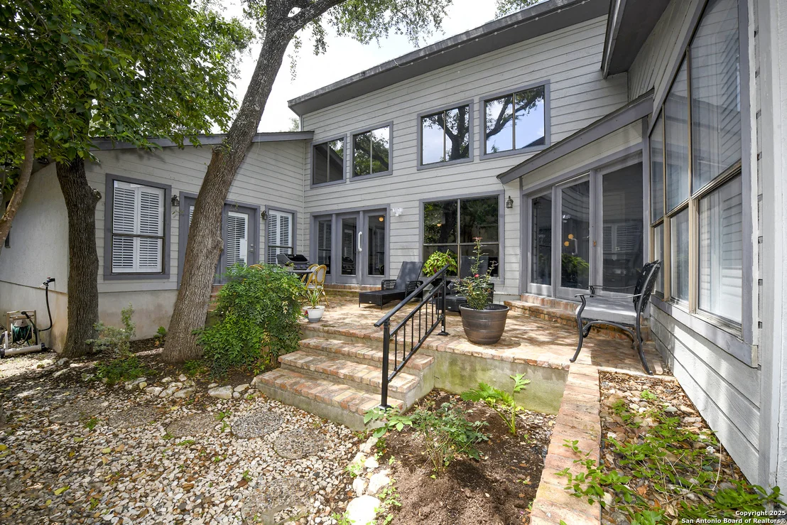 Photo of 3470 River Path