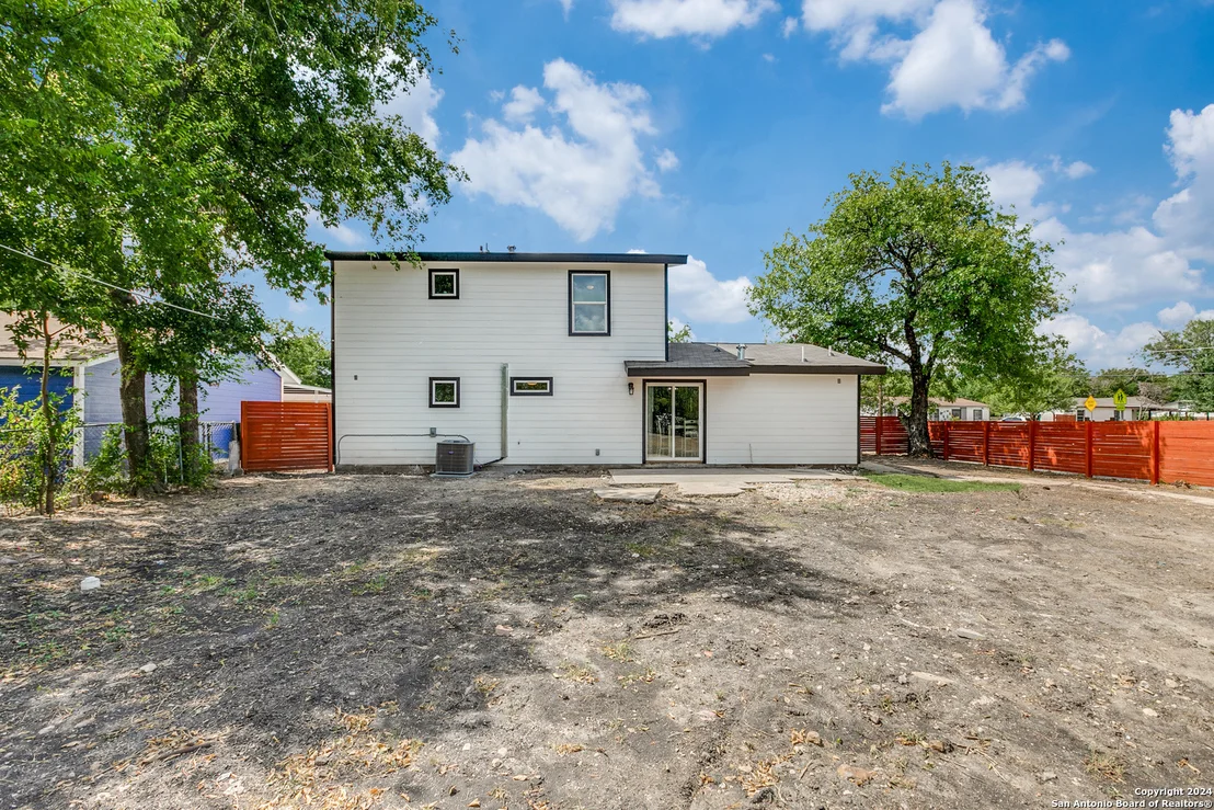Photo of 7531 WESTLYN DR