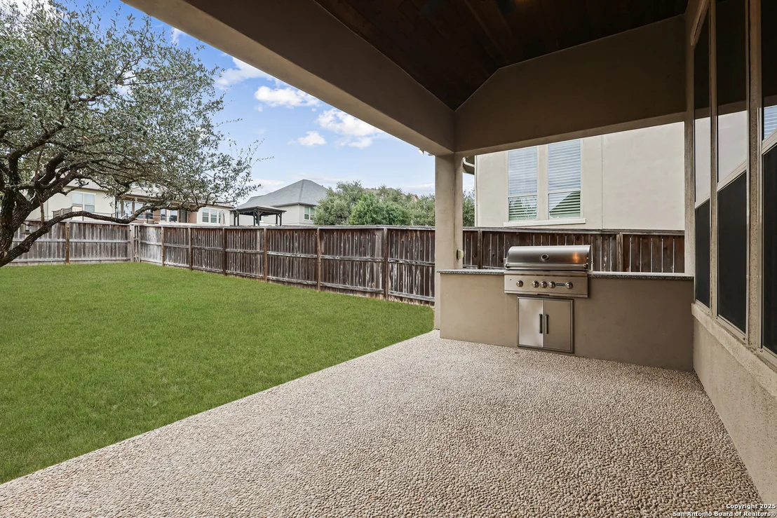 Photo of 427 Evans Oak