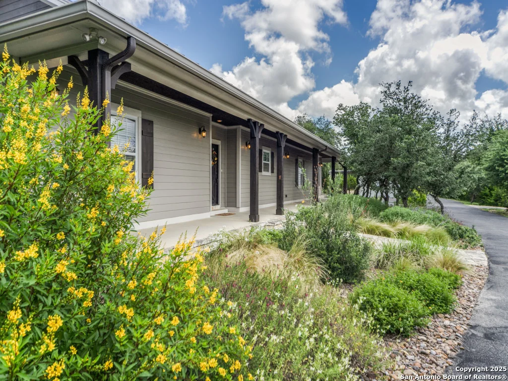 Photo of 2521 Bay Hill