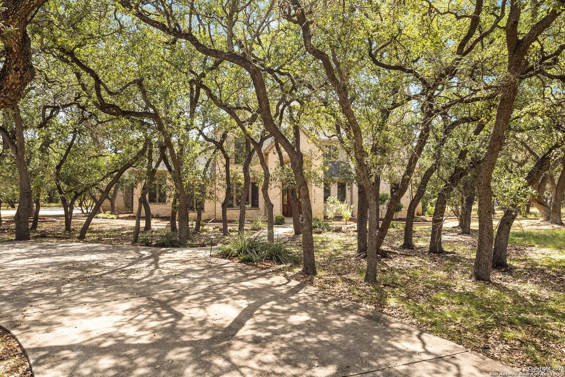 Photo of 25960 Bent Bluff