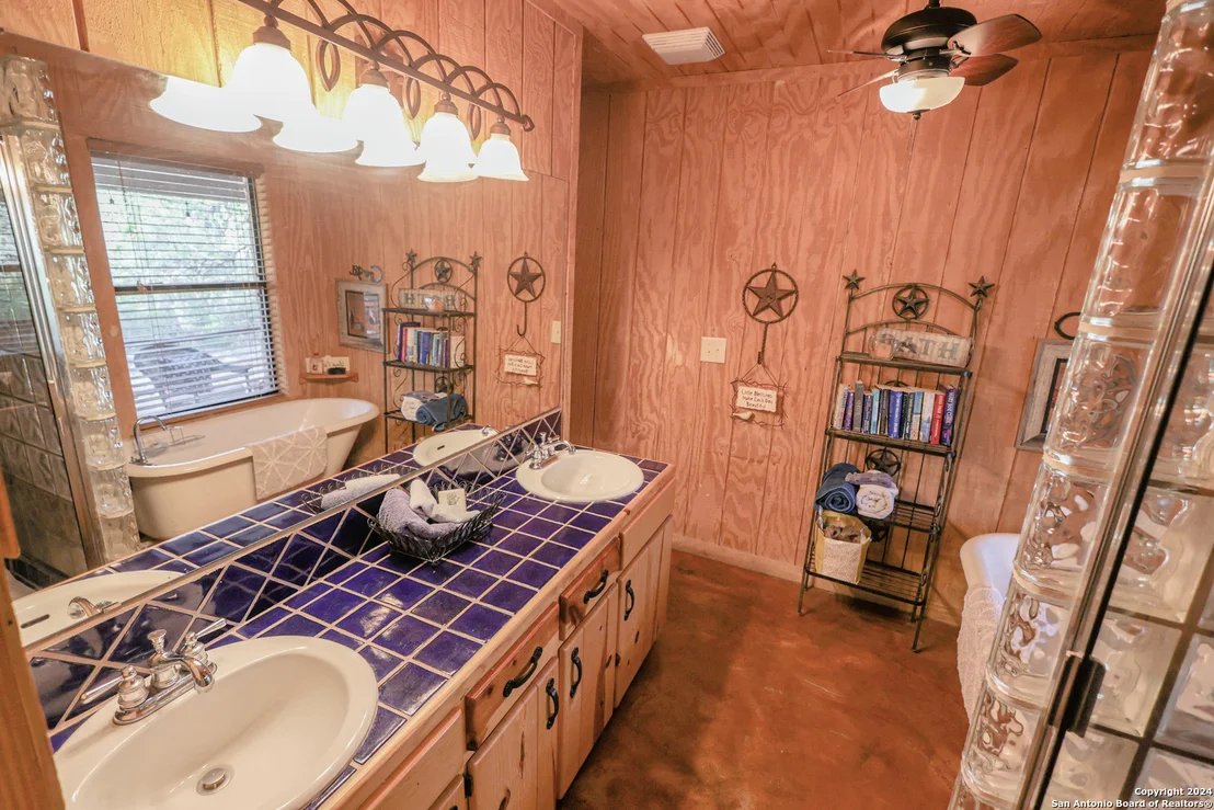 Photo of 1177 RIVER RD