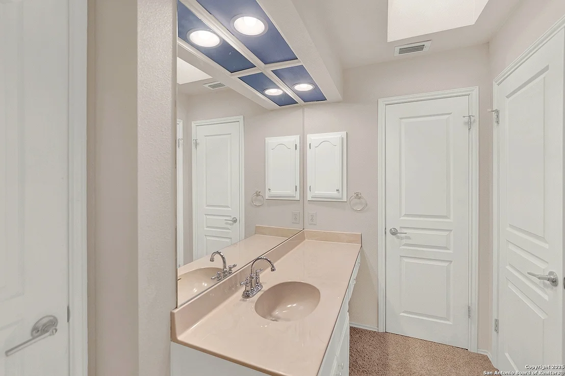 Photo of 121 SPYGLASS