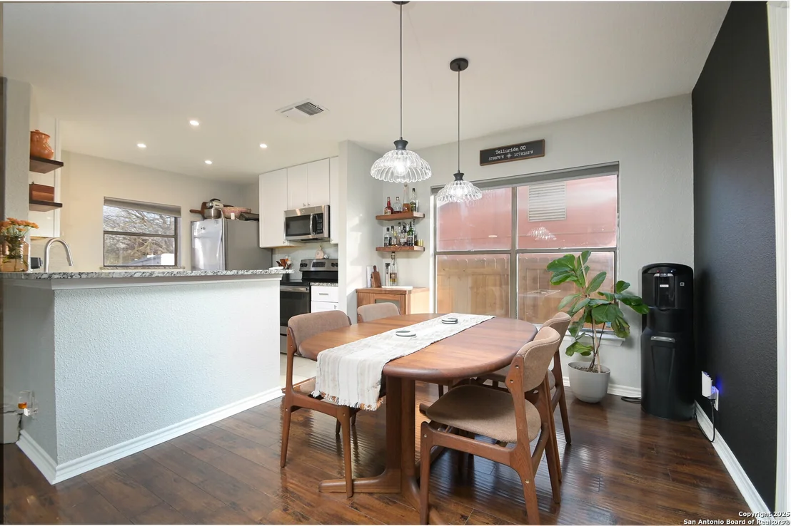 Photo of 814 Tibbits