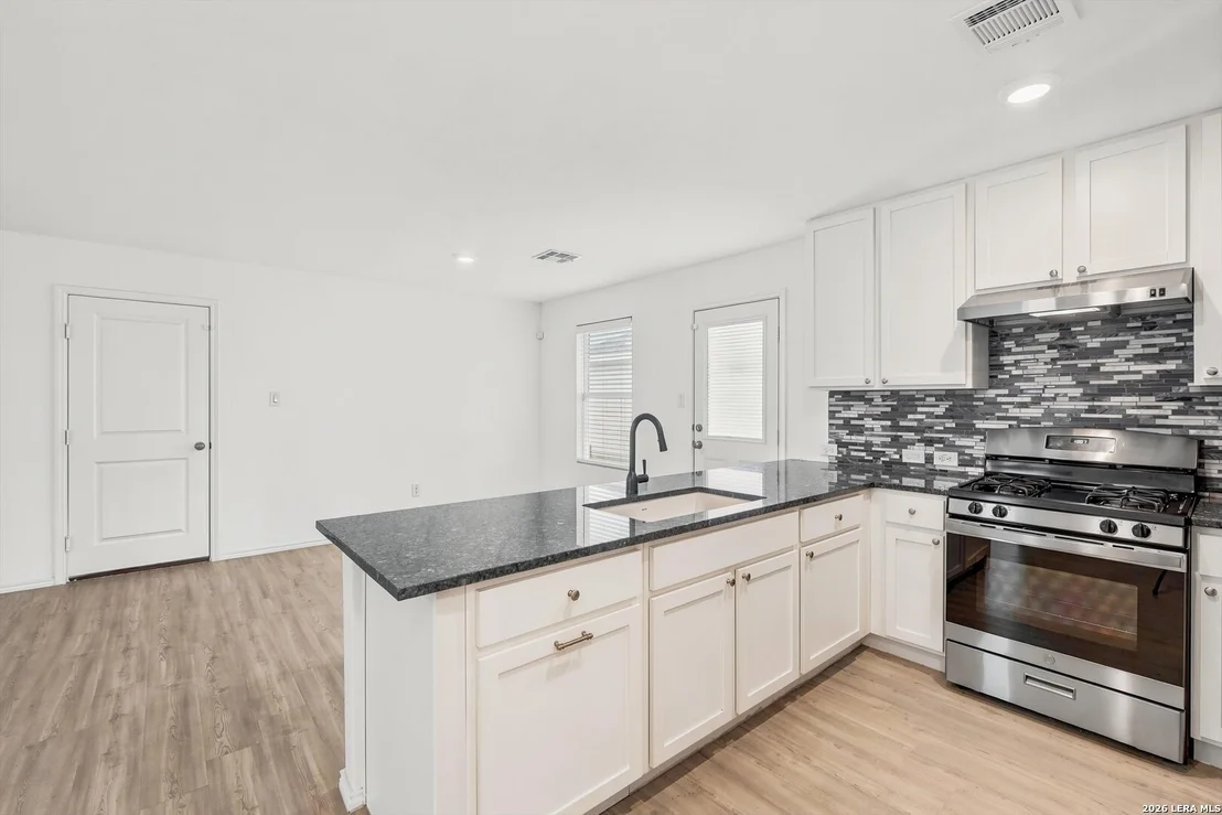 Photo of 13543 Barton Cove