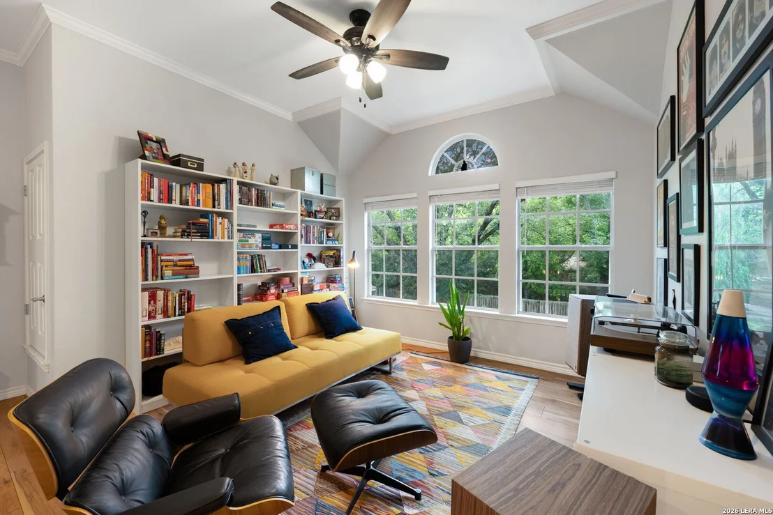 Photo of 15015 OAK BRIAR