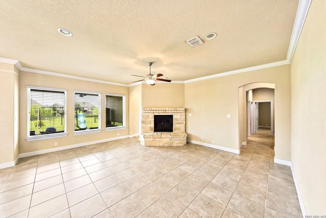 Photo of 11812 Field Bend