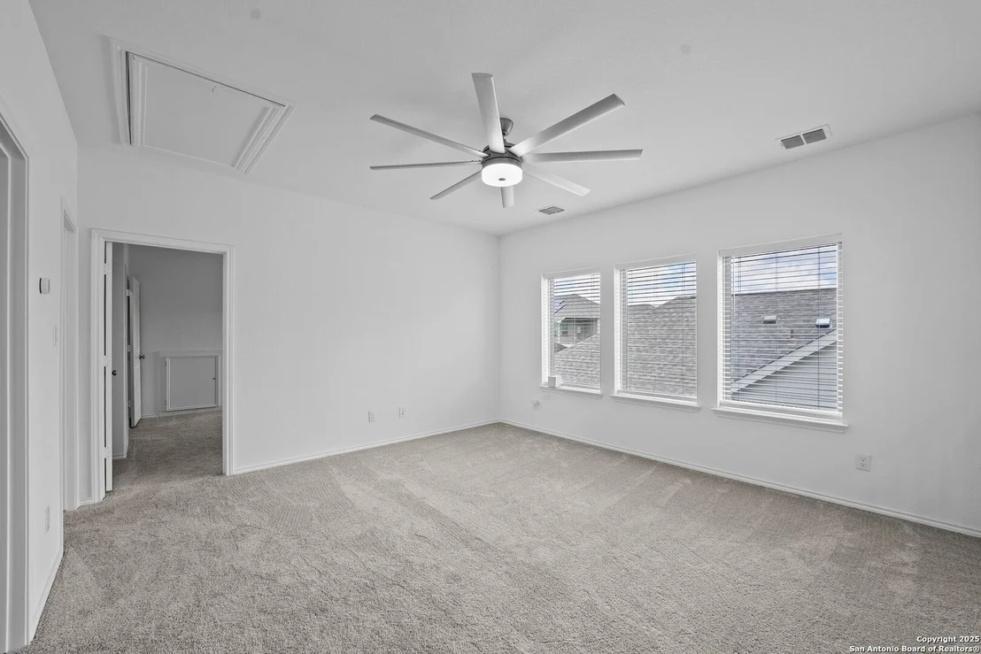 Photo of 2641 White Willow