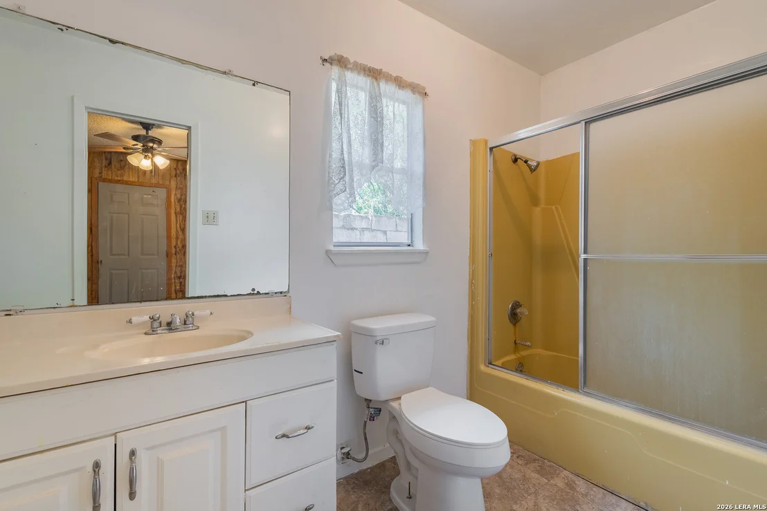 Photo of 819 N Comal