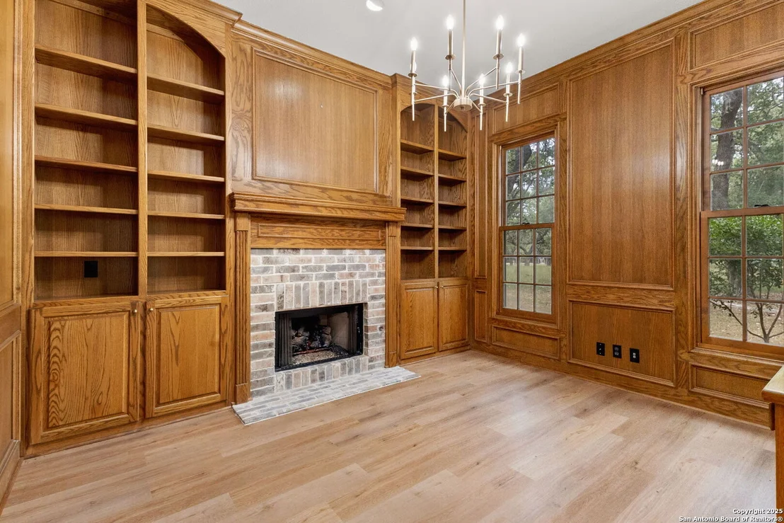 Photo of 25960 Bent Bluff