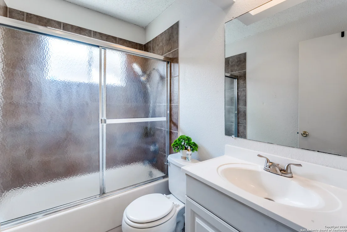 Photo of 4913 Crestwood