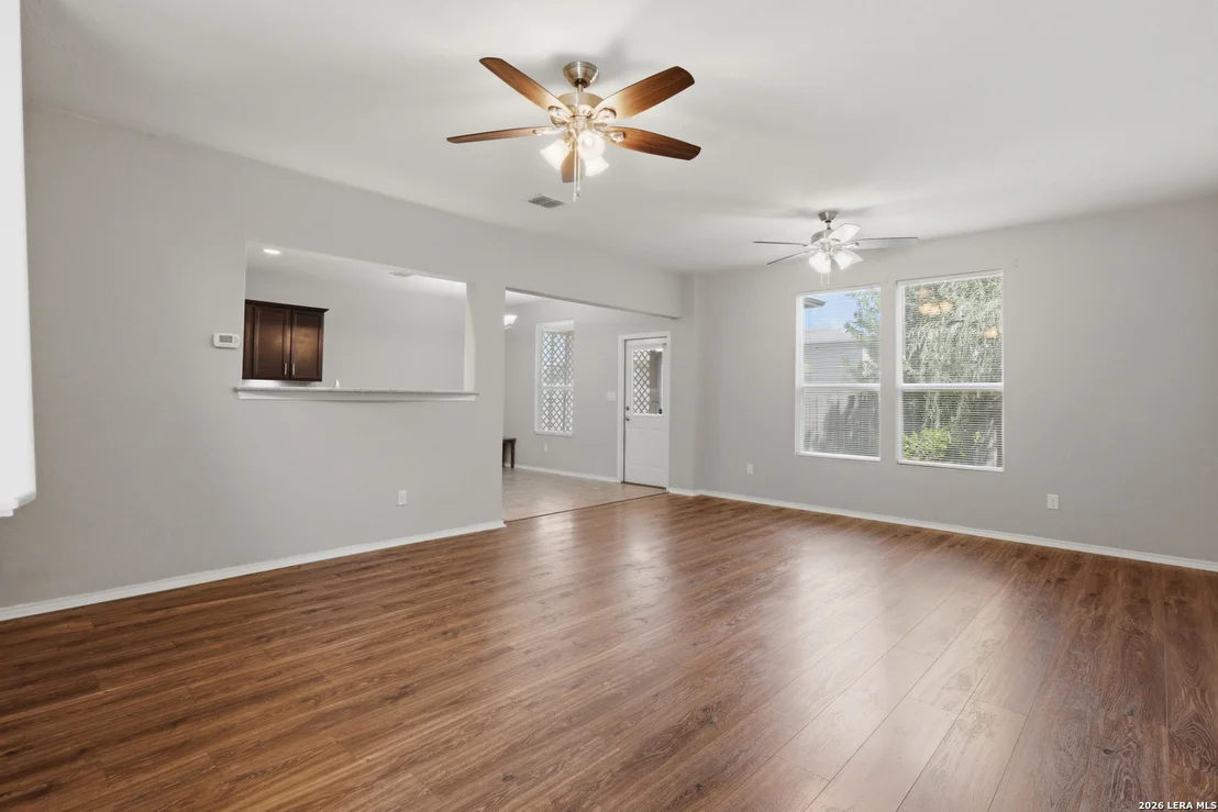Photo of 493 Auburn Park