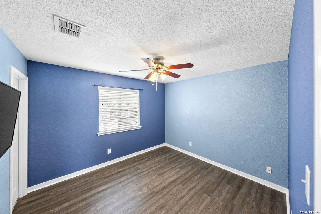 Photo of 6703 Karnes Leaf
