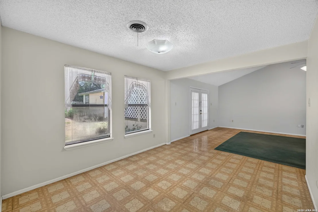 Photo of 555 Dawnview
