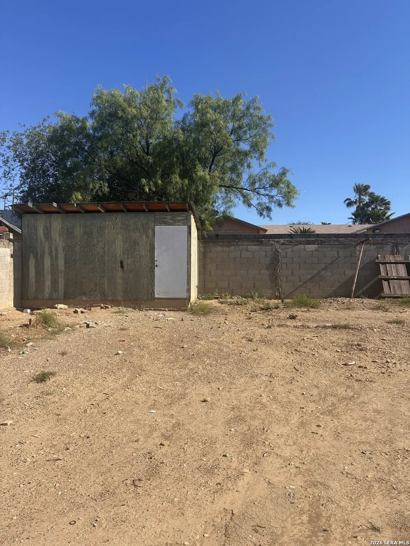 Photo of 2340 Royal Park