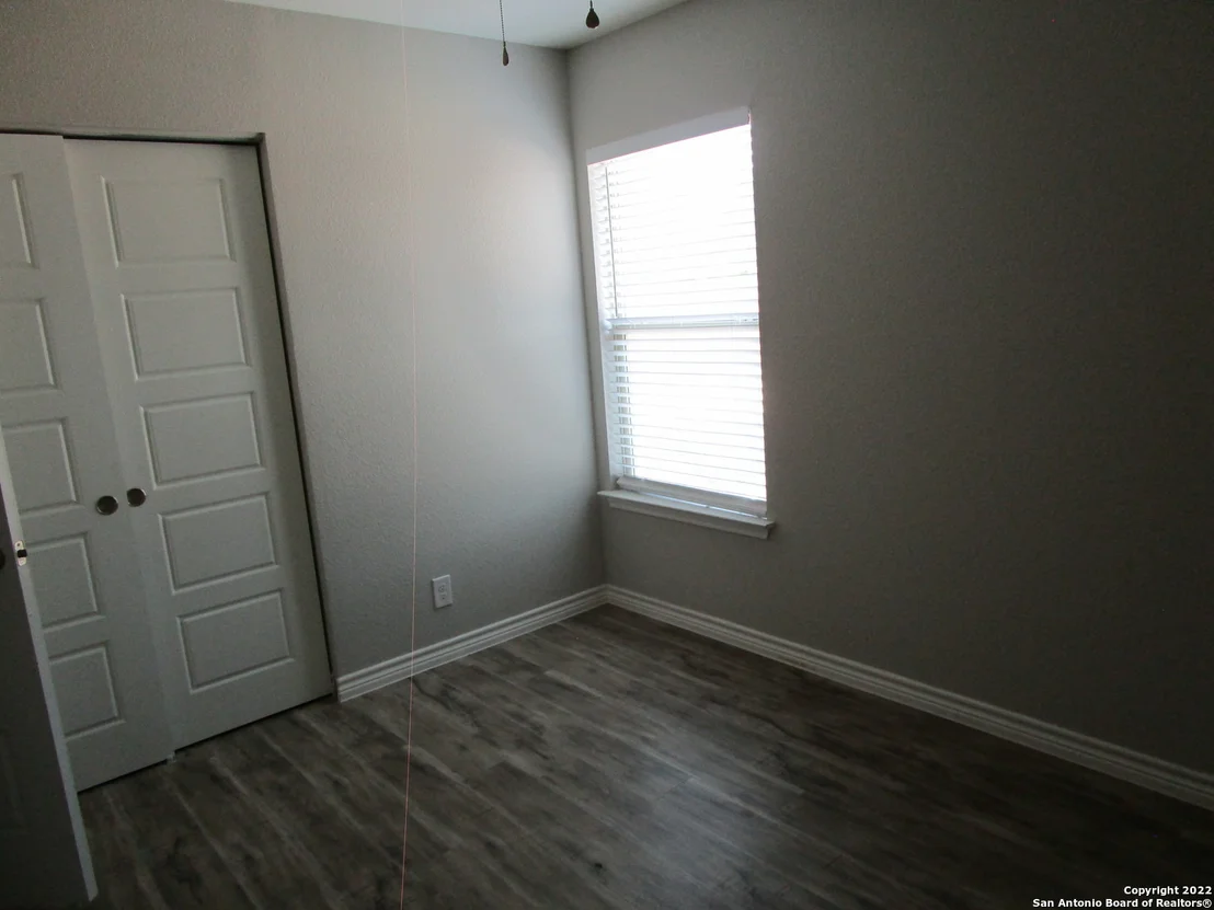 Photo of 910 REXFORD DR