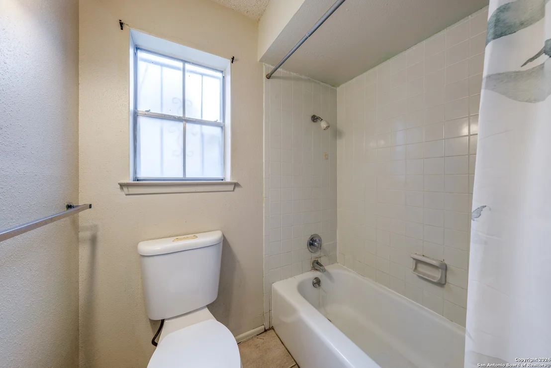 Photo of Unit 40A at 8915 Datapoint Dr